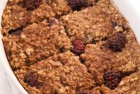 Blackberry Oat Bake with Oats and Warm Berry Filling