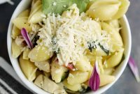 Creamy Tuscan Chicken Pasta Made in One Pot