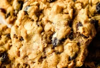 Chewy Vegan Oatmeal Raisin Cookies Recipe