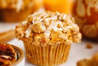 Pumpkin Pecan Muffins with Crunchy Pecan Streusel