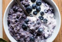 Fluffy Blueberry Oatmeal Recipe with Maple and Cinnamon