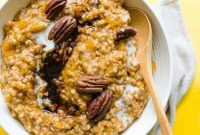 Slow-Cooker Butternut Squash Oatmeal with Maple & Cinnamon
