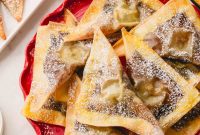 Crispy Banana and Nutella Wontons Recipe for Dessert Delight