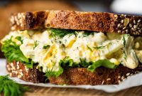 Classic Creamy Egg Salad Sandwich Recipe for Lunchtime Delight
