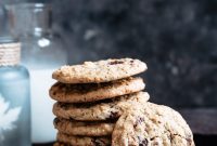 American Chocolate Chip Cookies with Hazelnuts and Oats