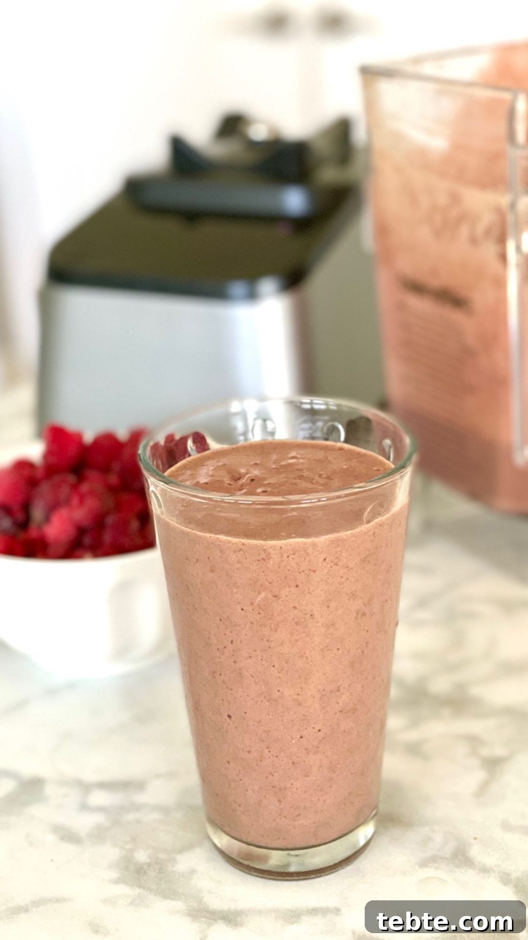 Spinach and Berry Smoothie Recipe for Energy and Vitality 2 Spinach Berry Smoothie