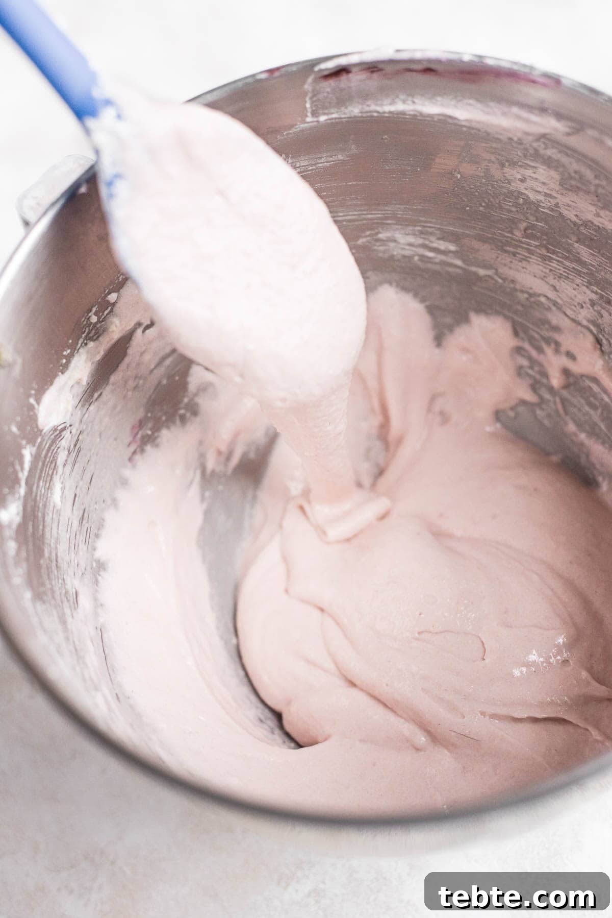 Checking ribbon stage of macaronage