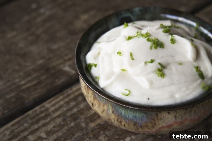 Silky Cauliflower Purée Recipe: Creamy Low-Carb Side Dish 3 Super silky with a subtle roasted garlic punch, this Cauliflower Puree is a wonderfully versatile and simple to prepare side dish. Whether paired with roast chicken, beef, pork chops, grilled meats, pot roast, or meatloaf, you'll be shocked at how something so basic can be the perfect compliment to so many meals.