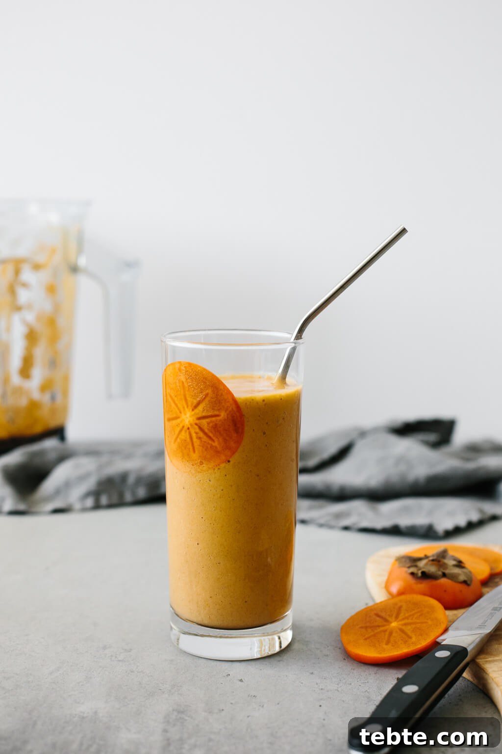 This persimmon smoothie is the perfect smoothie for fall. Made with persimmons, banana, ginger, cinnamon and cloves, it's slightly spiced and deliciously sweet. 
