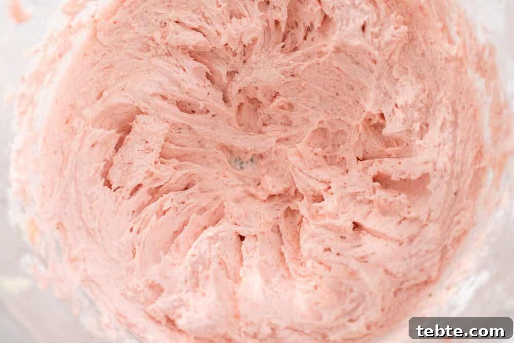 Triple Strawberry Cupcakes: Bakery-Style Recipe for Fresh Strawberries 5 Fluffy Strawberry Cream Cheese Buttercream