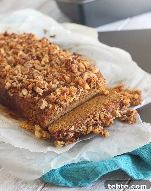 Paleo pumpkin streusel bread