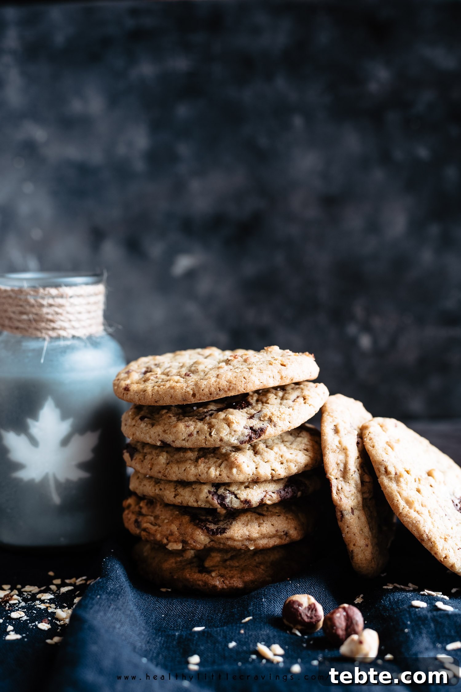 American Chocolate Chip Cookies with Hazelnuts and Oats 4 The best American cookies with chocolate chips and hazelnuts