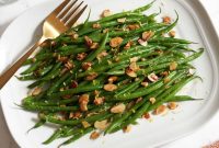 15-Minute Haricots Verts Amandine: Green Beans with Almonds